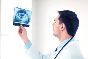 喉咙像火烧是怎么回事