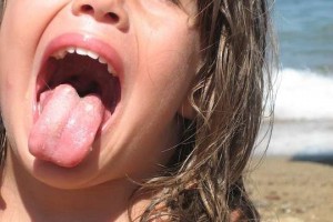 舌苔厚黄什么病了解病因对症治疗